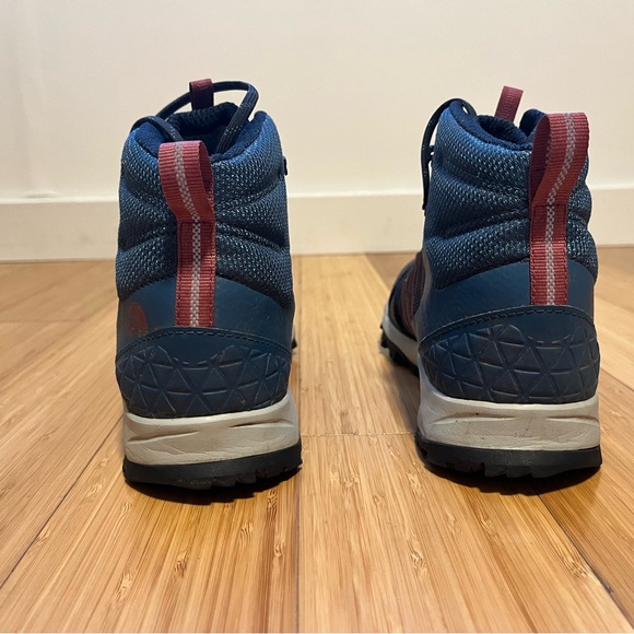 North Face Hiking Boots | Women’s 9 | Water Resistant - Picture 5 of 6